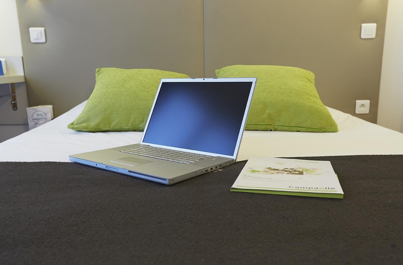 ก็องปานีล นีซ ซองเทรอ อโครโปลิส Hotel ภายนอก รูปภาพ