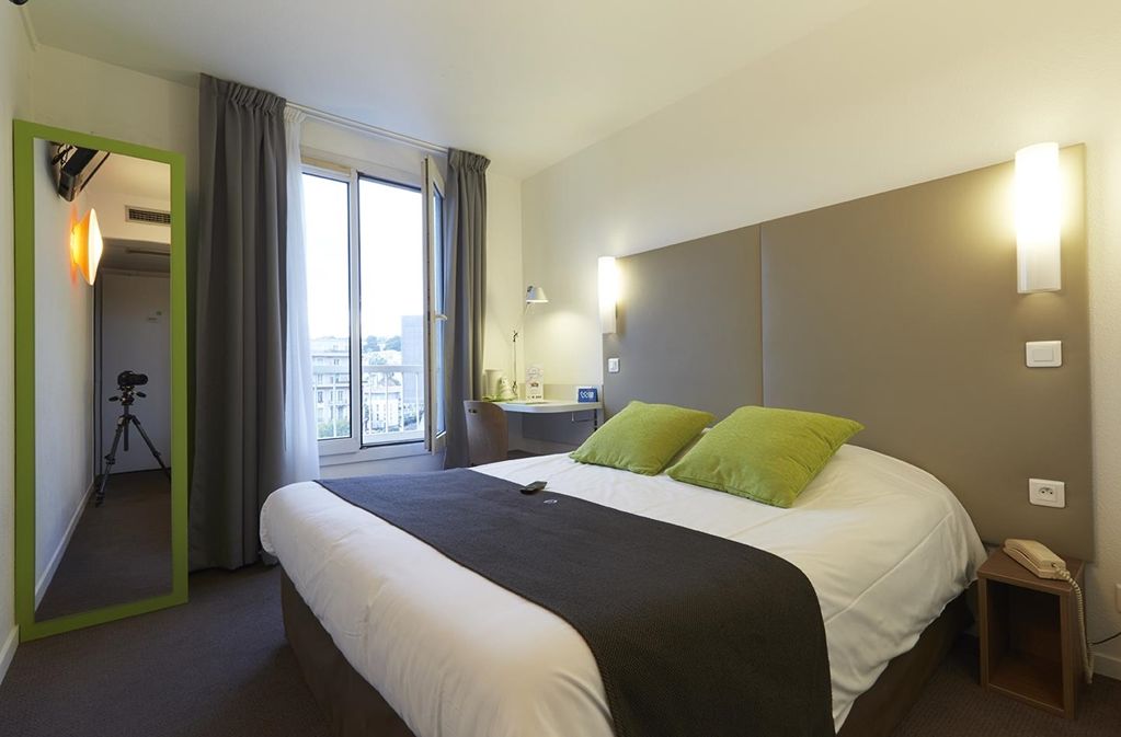 ก็องปานีล นีซ ซองเทรอ อโครโปลิส Hotel ภายนอก รูปภาพ